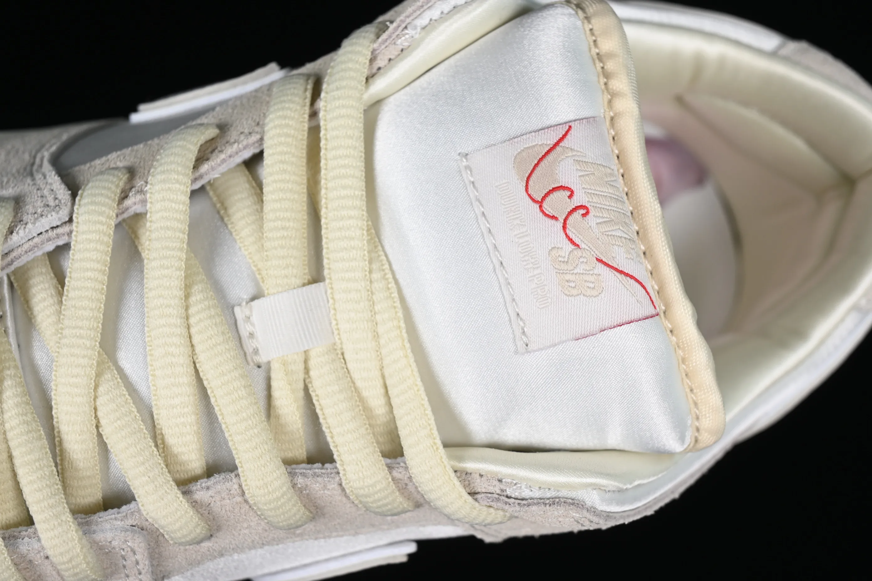 All Categories Nk SB Dunk Series Nk SB Dunk Low Low-top Sneakers C Version Nk SB Dunk Low 2024 Valentine’s Day Theme SB Low-top Casual Sneakers FZ5654-100